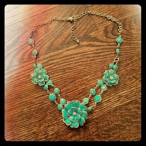 💥💥Statement flower necklace💥💥